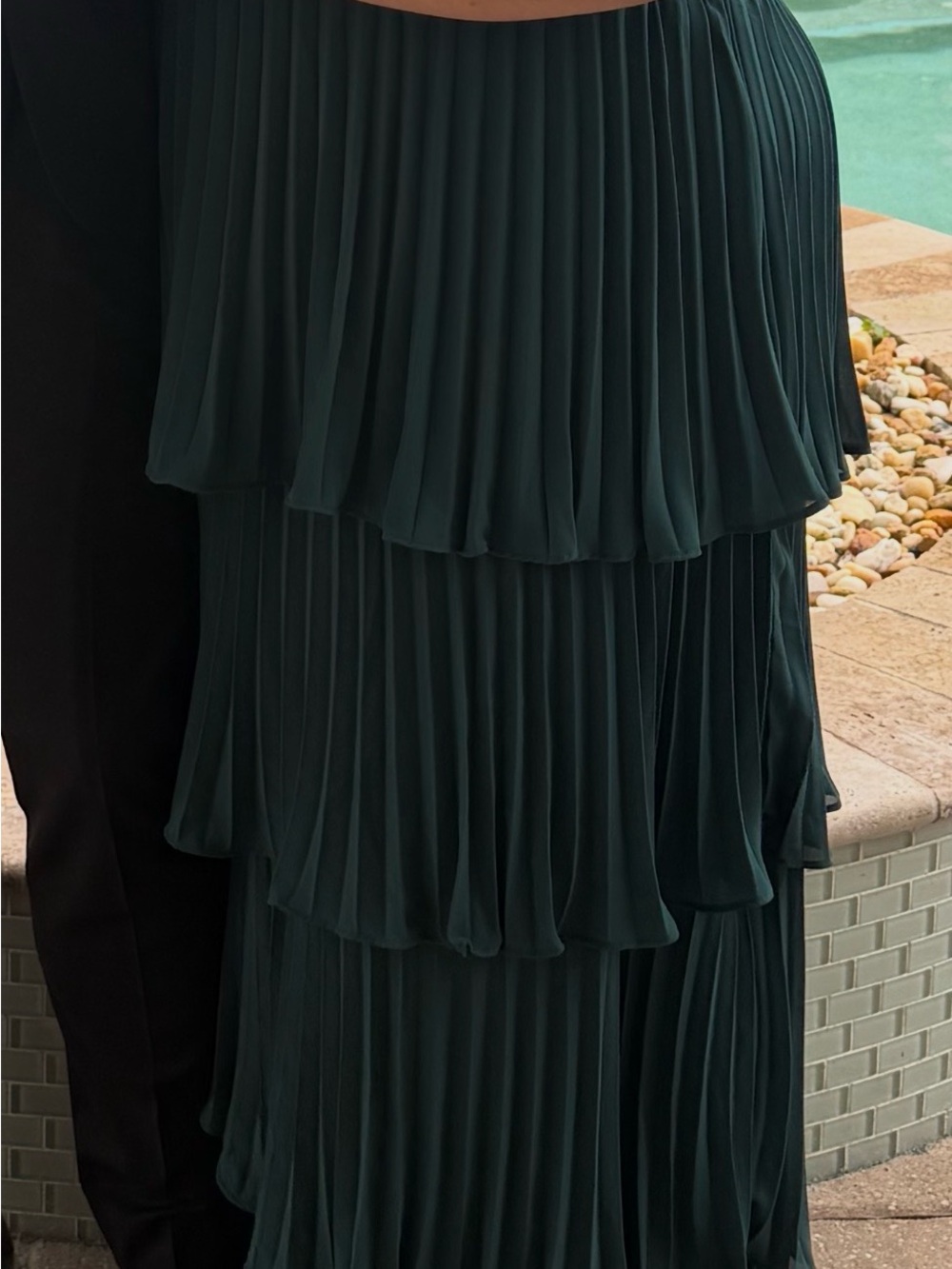 Lulu's Emerald Green Off-the-shoulder Tiered Pleated Maxi dress